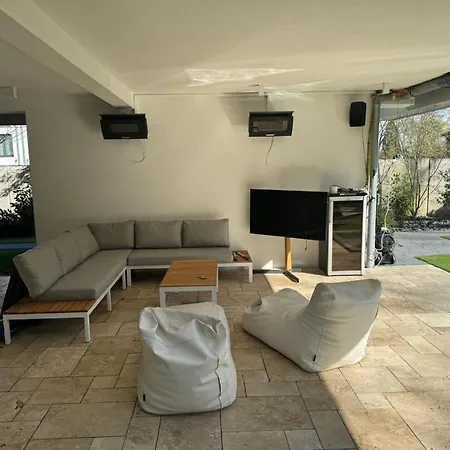 Thehiddenlakehouse Pool Sauna Whirlpool Villa Duisburg