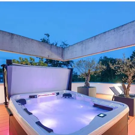 Thehiddenlakehouse Pool Sauna Whirlpool Villa Duisburgo